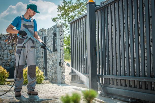 Best Animal Enclosure Cleaning  in Cresco, IA